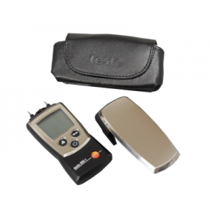 Moisture meter with electrodes